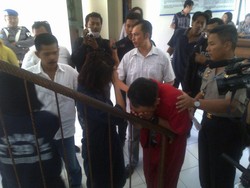 3 Tersangka Kasus Narkoba Menangis Sesenggukan di Hadapan Polisi