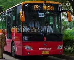 Kadishub Dimutasi karena Bus TransJ Berkarat? Jokowi: Semua Dinilai