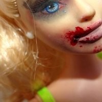 Ketika Boneka Barbie Penuh Lebam dan Luka