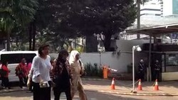 Andi Mallarangeng Disidang Maret, Istri Ogah Komentar