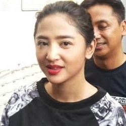 Tiba di Kejari, Dewi Persik Bikin Heboh