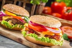 Di Prancis Burger Mulai Menggeser Kepopuleran Baguette