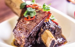 Iga Panggang Oriental yang Empuk Gurih Bisa Dibuat dengan 4 Langkah Ini