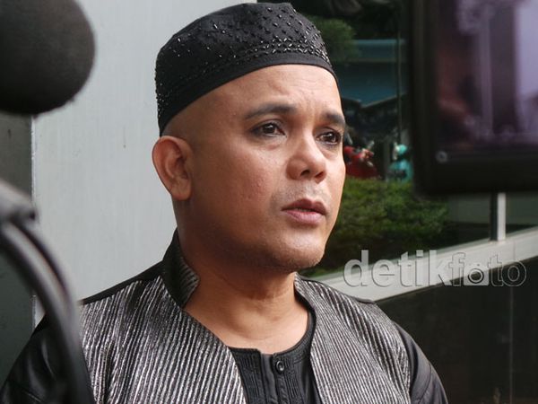 Ozy Syahputra Berduka