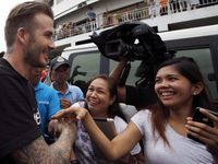 Beckham Kunjungi Korban Topan Haiyan