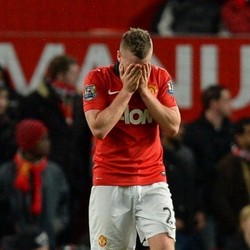 Sering Dicaci Suporter, Cleverley Tutup Akun Twitter