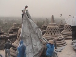 Ini Beda Dampak Abu Gunung Kelud dan Merapi terhadap Candi Borobudur