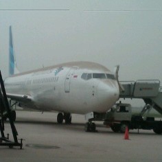 Ini Penampakan Abu Kelud yang Tutupi Badan Pesawat di Bandara Juanda