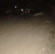 Pasir 5 Cm Muntahan Gunung Kelud Tutupi Jalan di Desa Gayam