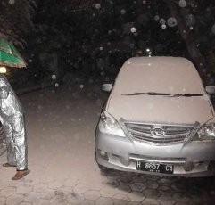 Hujan Abu Turun, Jarak Pandang di Kawasan Bandara Yogya 4 Meter