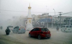 Mengapa Abu Gunung Kelud Bisa Sampai ke Jawa Barat?