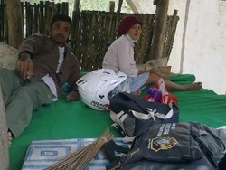 2 Keluarga Dusun Kampung Anyar Blitar Ngungsi di Bekas Kandang Kambing