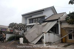 5 Atap Rumah Ambruk di Kediri Akibat Hujan Pasir Gunung Kelud