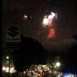 Begini Penampakan Cahaya Lava Pijar dan Abu Gunung Kelud