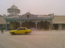 Keraton Surakarta Tertutup Abu Gunung Kelud, Ini Wujudnya
