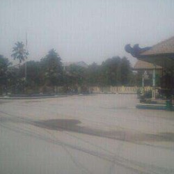 Aktivitas Pemkab Tetap Normal Meski Madiun Diguyur Hujan Abu Gunung Kelud