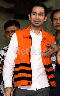 KPK Sita Mobil Mercedes Benz Diduga Milik Ketua DPRD Banten