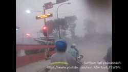 Yogyakarta Tertutup Abu Gunung Kelud