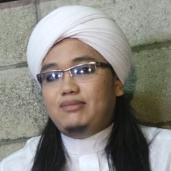 Penampilan Ustad Hariri di Hitam Putih