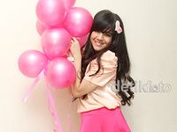 Manisnya Putri Una Rayakan Valentine