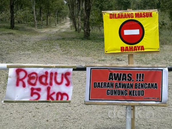 Warga Abaikan Zona Bahaya Kelud