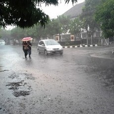 Habis Abu Terbitlah Hujan, Surabaya Segar