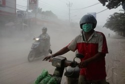 Ini Imbauan Kepala Dinkes DIY Terkait Hujan Abu Vulkanik Kelud