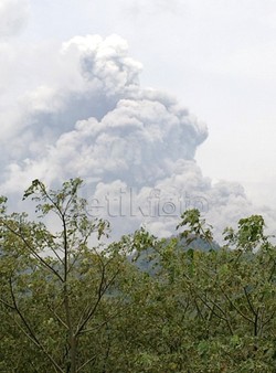 Letusan Kelud Terdengar Sangat Keras Karena Sumbatan di Puncak Gunung