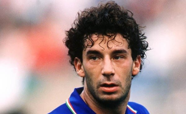 Bedah Kultur Sepakbola Italia dan Inggris Lewat Perjalanan Vialli