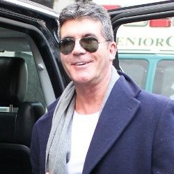 Tepat Hari Valentine, Simon Cowell Punya Anak Laki-Laki