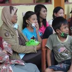 Ratusan Pengungsi Kelud di Jombang Memaksa Pulang