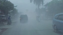 Ini Penampakan Jalanan di Kediri Pasca Erupsi Gunung Kelud