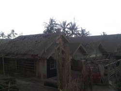 Panorama Desa yang Porak-poranda setelah Dihujani Material Kelud