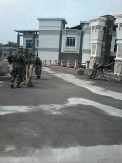 Jelang Kedatangan Presiden SBY, Jalanan di Kediri Dibersihkan