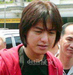 Ditemukan Dalam Kondisi Teler, Ini Kronologi Penangkapan Roger Danuarta