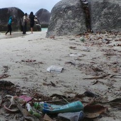 Pantai Tanjung Tinggi Laskar Pelangi Banyak Sampah