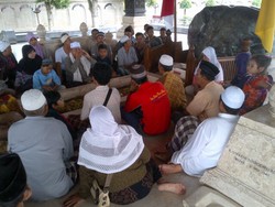 Kelud Meletus, Makam Bung Karno Tetap Ramai Disambangi Peziarah