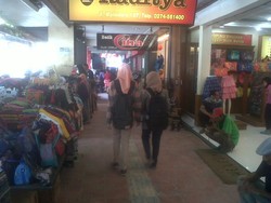 Malioboro Yogya Pulih Pasca Dihujani Abu Kelud, Berikut Wujud Keriuhannya