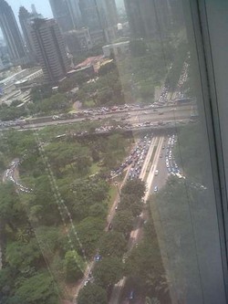 Ini Kemacetan Akibat Demo di Polda Dilihat dari Gedung Pencakar Langit