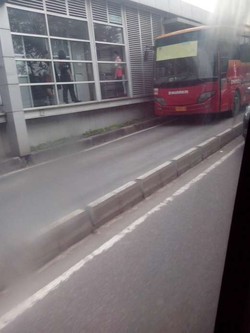 TransJ Mogok di Halte Cawang Ciliwung, Terjadi Antrean di Busway