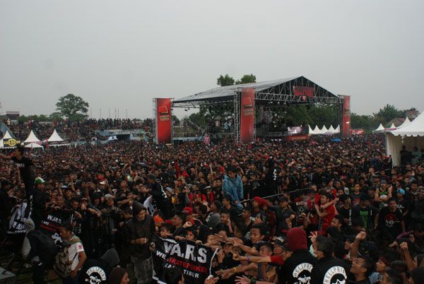Foto: Pesta Musik Keras Hellprint 2014 di Bandung