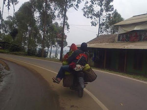 Motor Elpiji 3 Kg dan Boncengannya