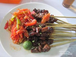 Sate Maranggi Khas Purwakarta, Empuk dan Nendang!