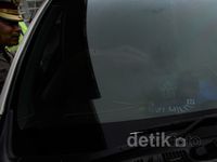 Mobil Anggota PM Terobos Jalur Busway