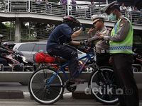 Masuk Jalur TransJ, Pengendara Sepeda Diperingati