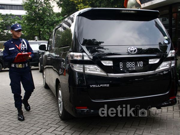 KPK Kembali Sita Mobil Diduga Terkait Wawan