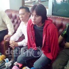 Roger Danuarta Terancam 4 Tahun Penjara