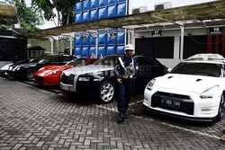 Mereka yang Menerima Saweran Mobil dari Wawan