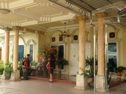 Jaksa Sita Rumah Mewah Milik Eks Pejabat Bea Cukai Entikong