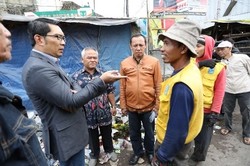 Wali Kota Ridwan Kamil ke Risma: Please Jangan Mundur